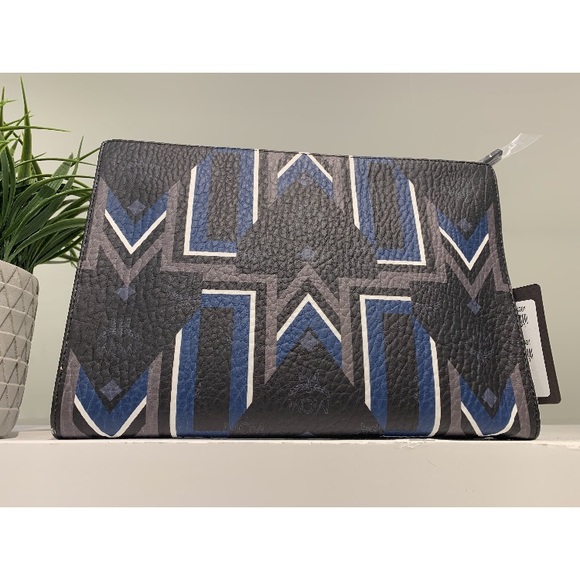 Authentic mcm medium stark pouch in gunta m stripe - Picture 2 of 8